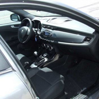 brno alfa giulietta test day 20100623 1802019935